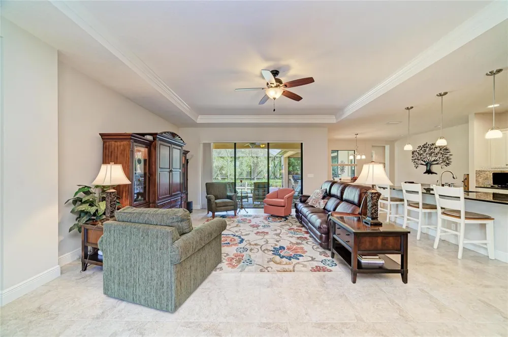 517 CHANTILLY TRAIL Bradenton, FL 34212