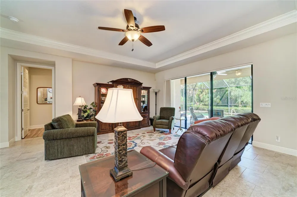 517 CHANTILLY TRAIL Bradenton, FL 34212