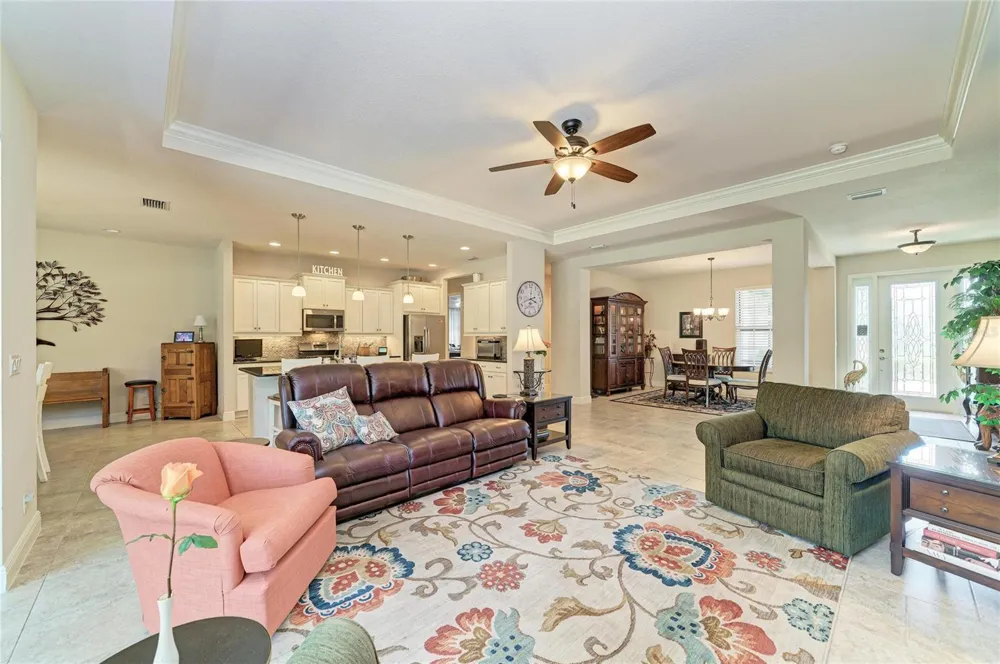 517 CHANTILLY TRAIL Bradenton, FL 34212