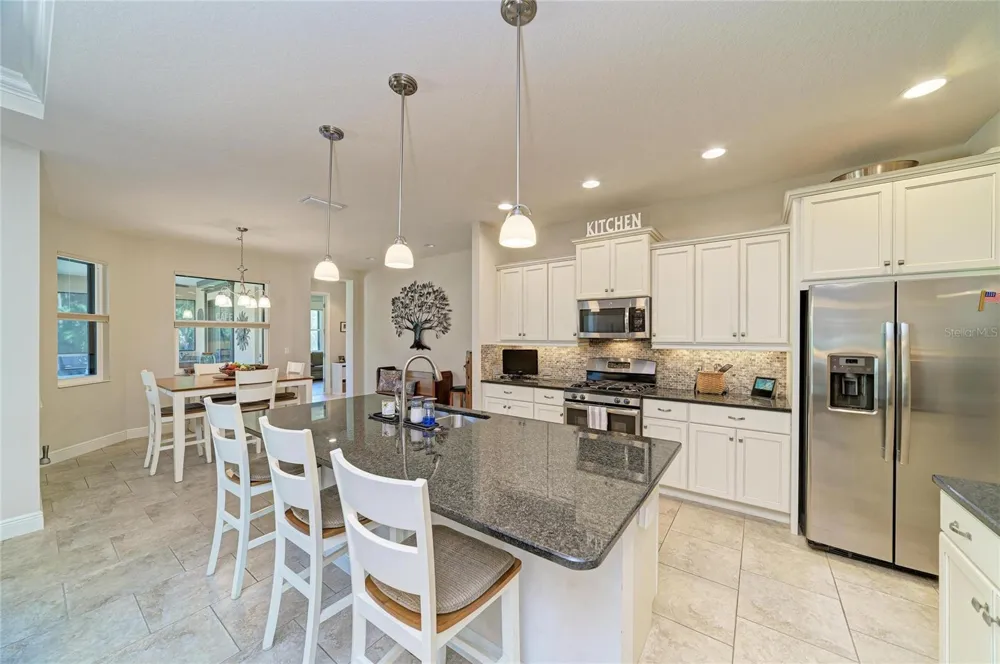 517 CHANTILLY TRAIL Bradenton, FL 34212