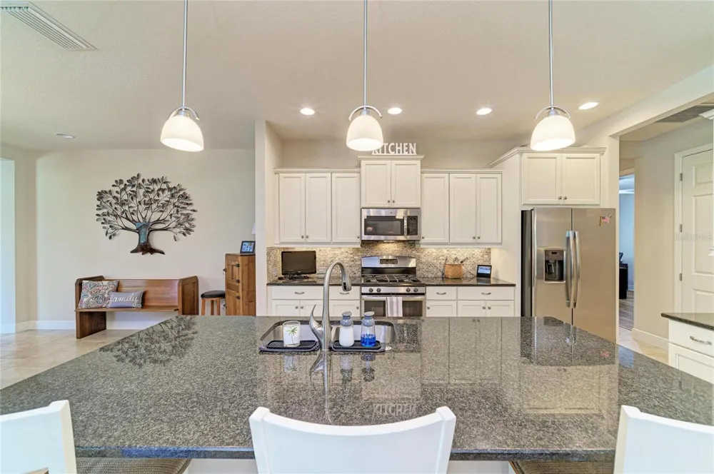 517 CHANTILLY TRAIL Bradenton, FL 34212