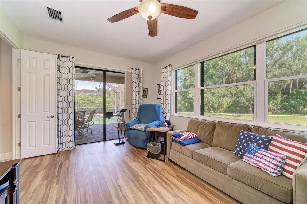 517 CHANTILLY TRAIL Bradenton, FL 34212