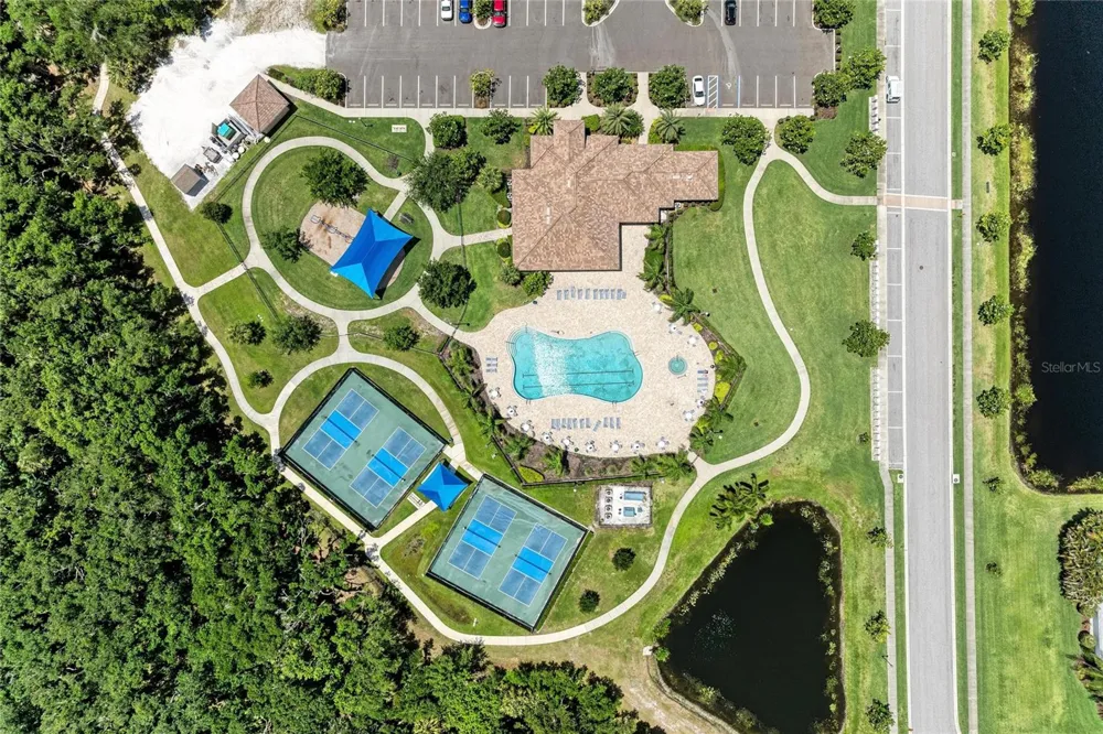 517 CHANTILLY TRAIL Bradenton, FL 34212