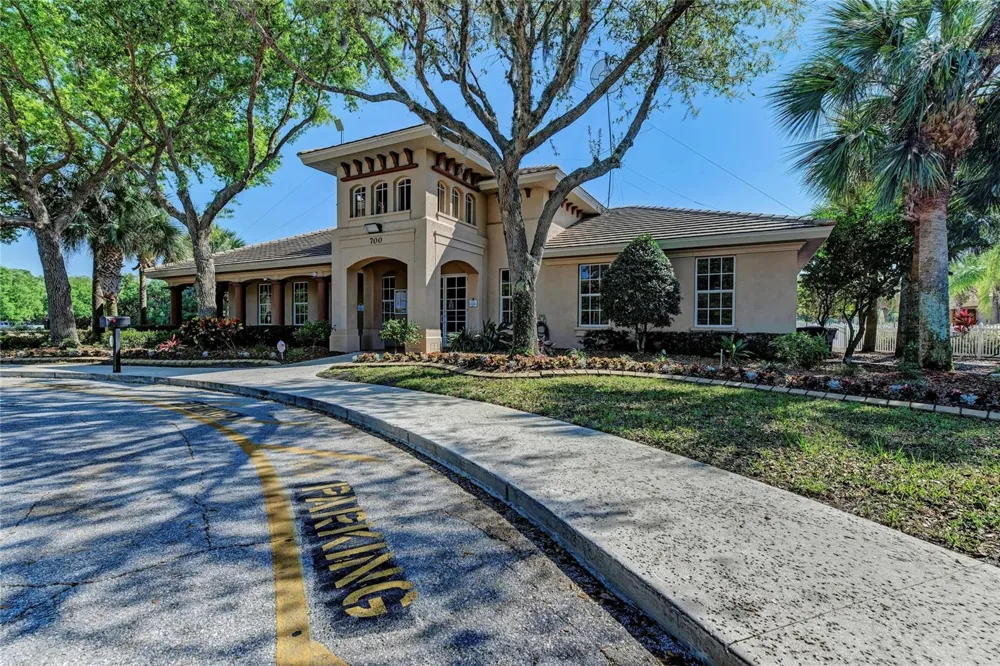 517 CHANTILLY TRAIL Bradenton, FL 34212
