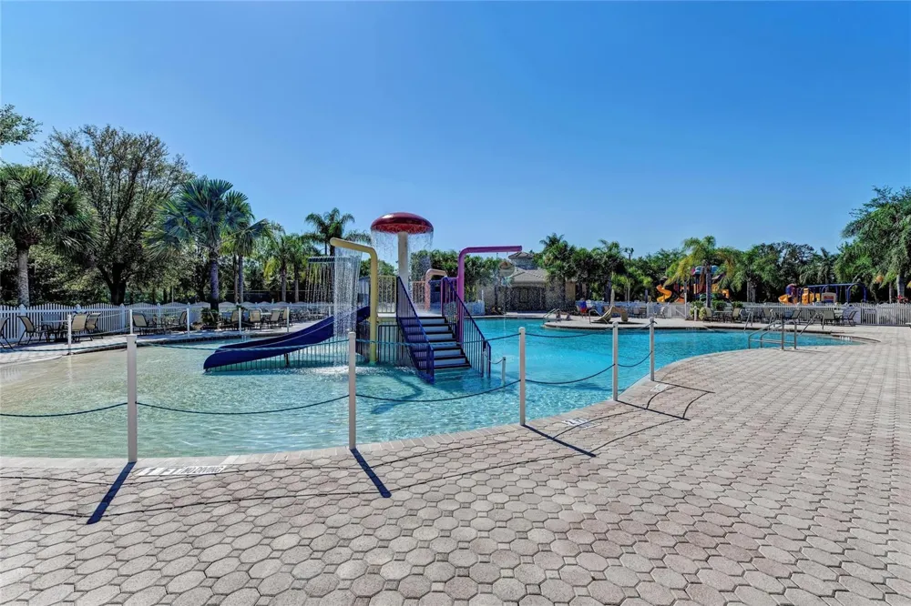 517 CHANTILLY TRAIL Bradenton, FL 34212