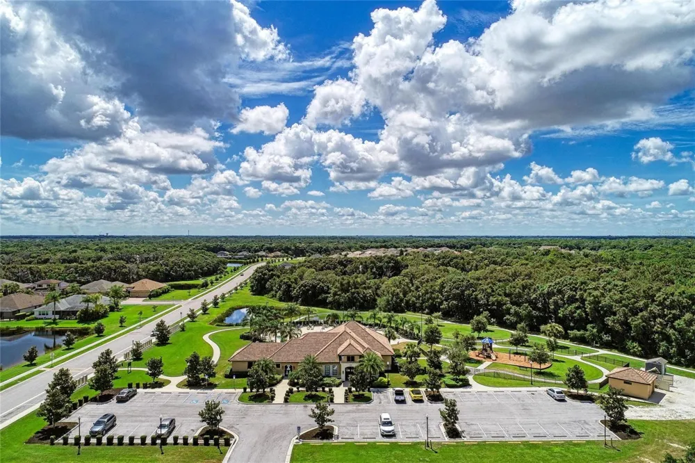 517 CHANTILLY TRAIL Bradenton, FL 34212