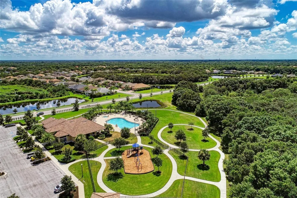 517 CHANTILLY TRAIL Bradenton, FL 34212