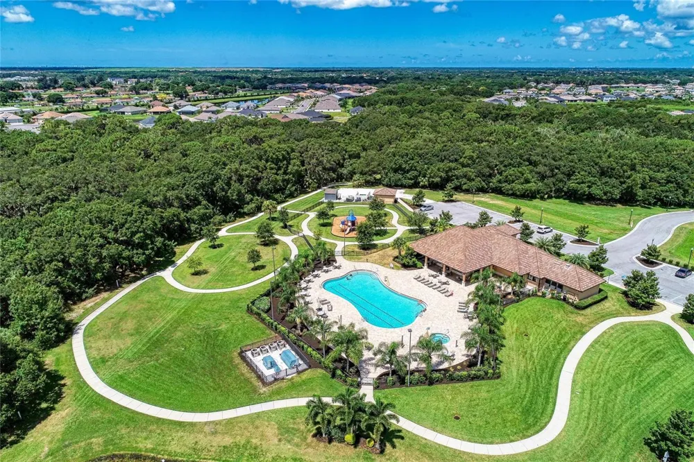 517 CHANTILLY TRAIL Bradenton, FL 34212