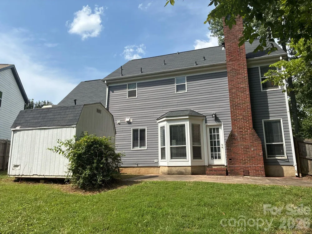 9500 Pondside Lane Charlotte, NC 28213