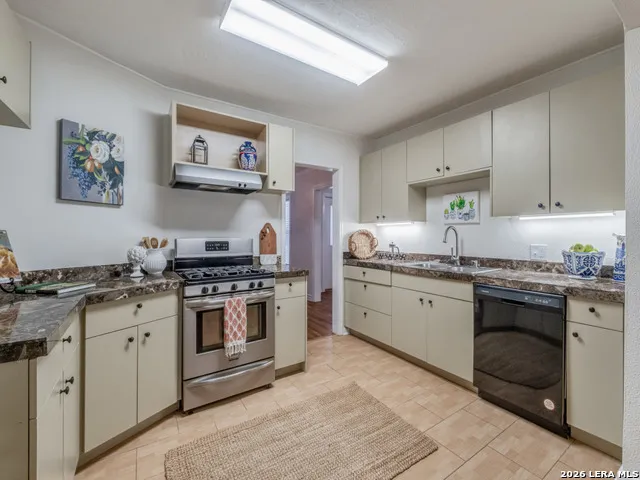 525 ABISO AVE Alamo Heights, TX 78209