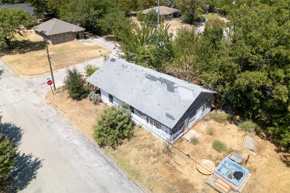 1101 Sanders Street Bowie, TX 76230
