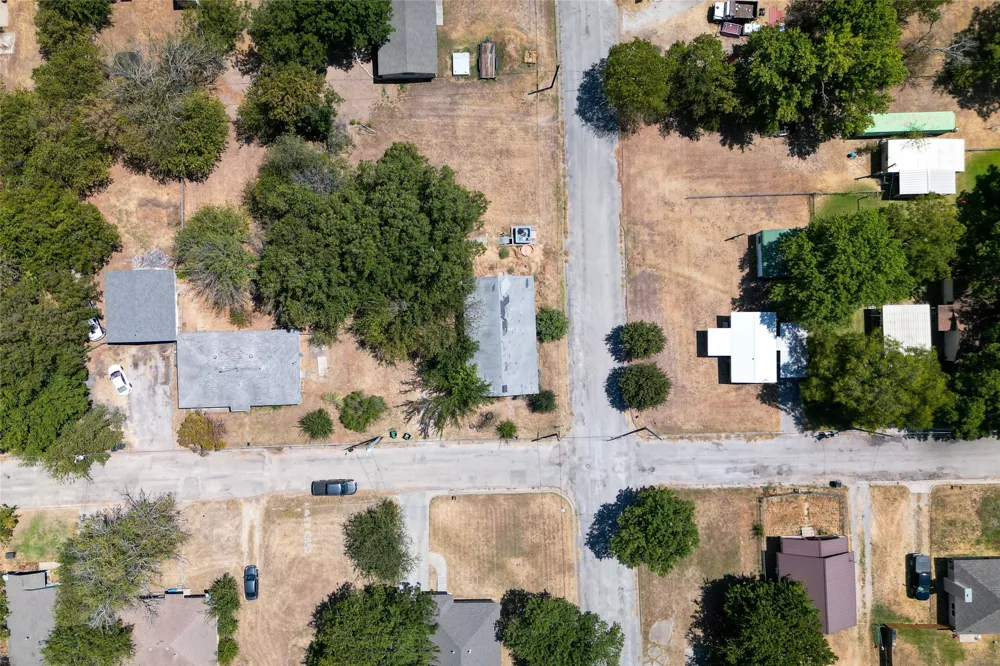 1101 Sanders Street Bowie, TX 76230