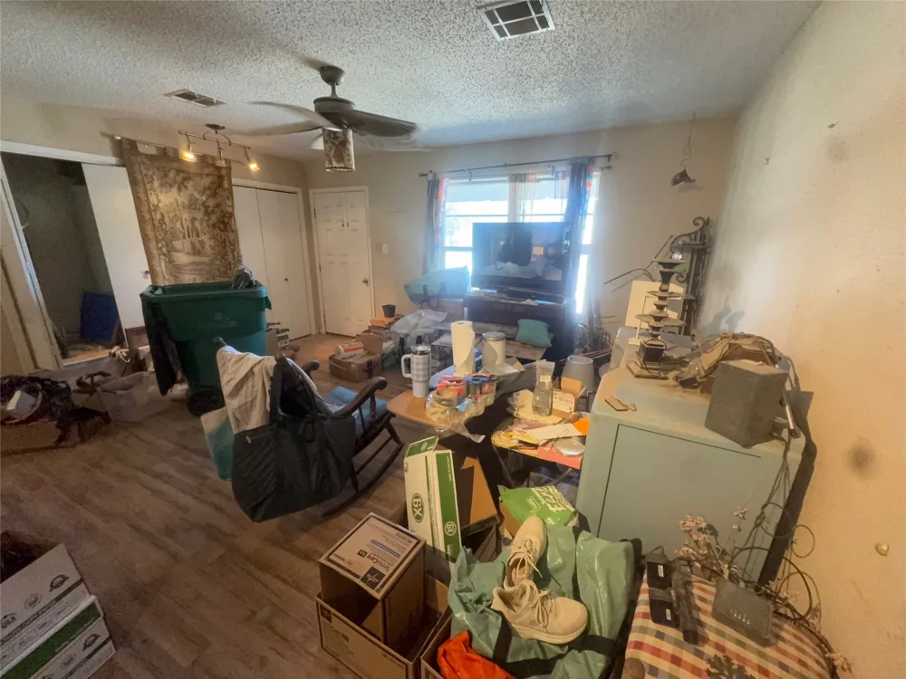 506 Avenue X Clifton, TX 76634