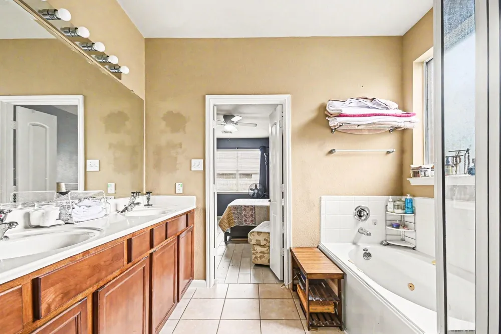 4112 S Meridian Greens Drive Dickinson, TX 77539