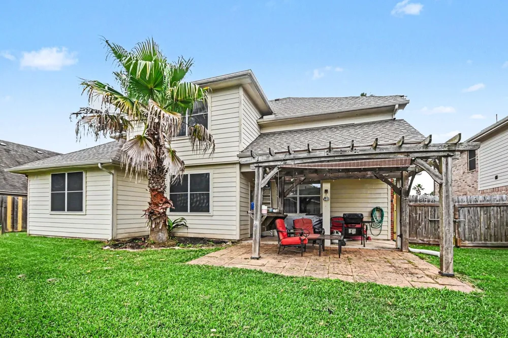 4112 S Meridian Greens Drive Dickinson, TX 77539