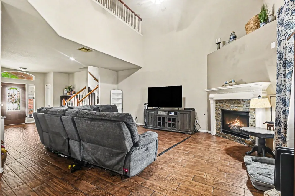 4112 S Meridian Greens Drive Dickinson, TX 77539
