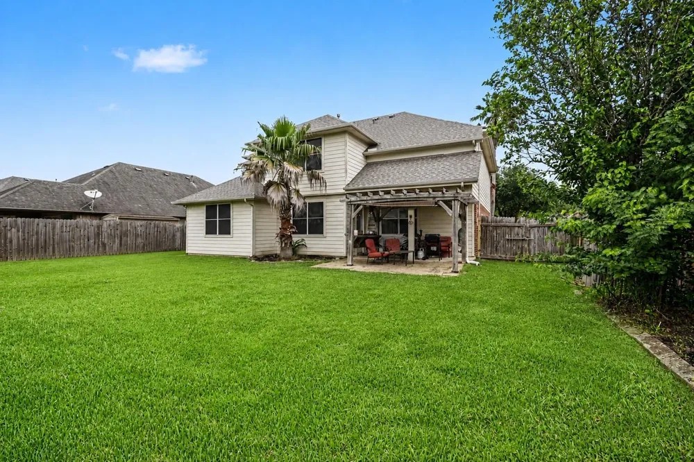 4112 S Meridian Greens Drive Dickinson, TX 77539