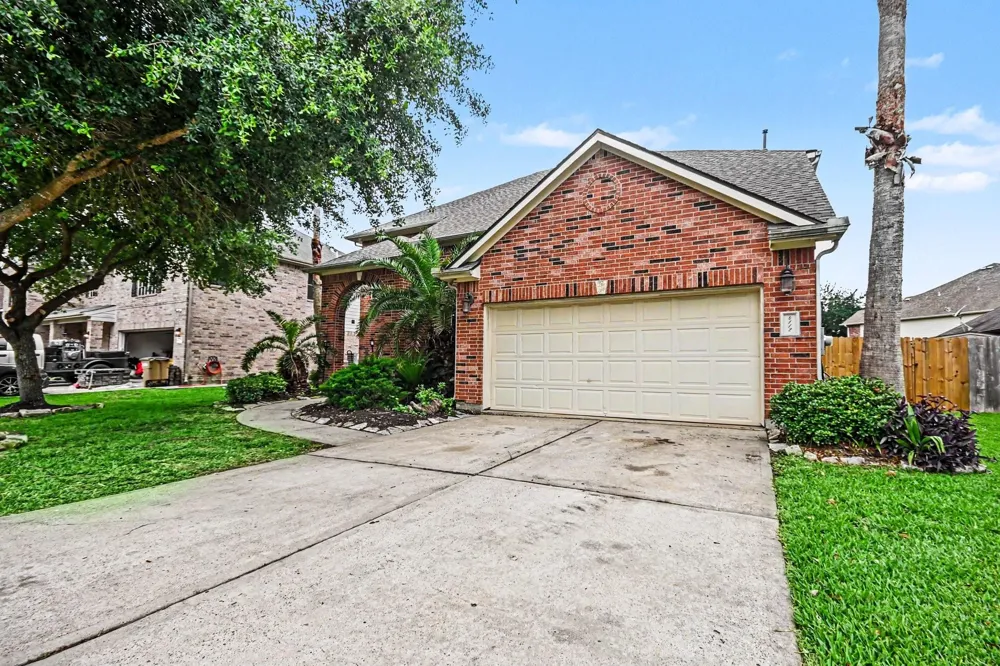 4112 S Meridian Greens Drive Dickinson, TX 77539