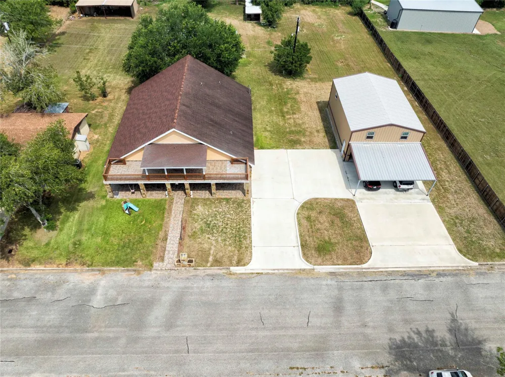 113 Thiele Drive Yoakum, TX 77995