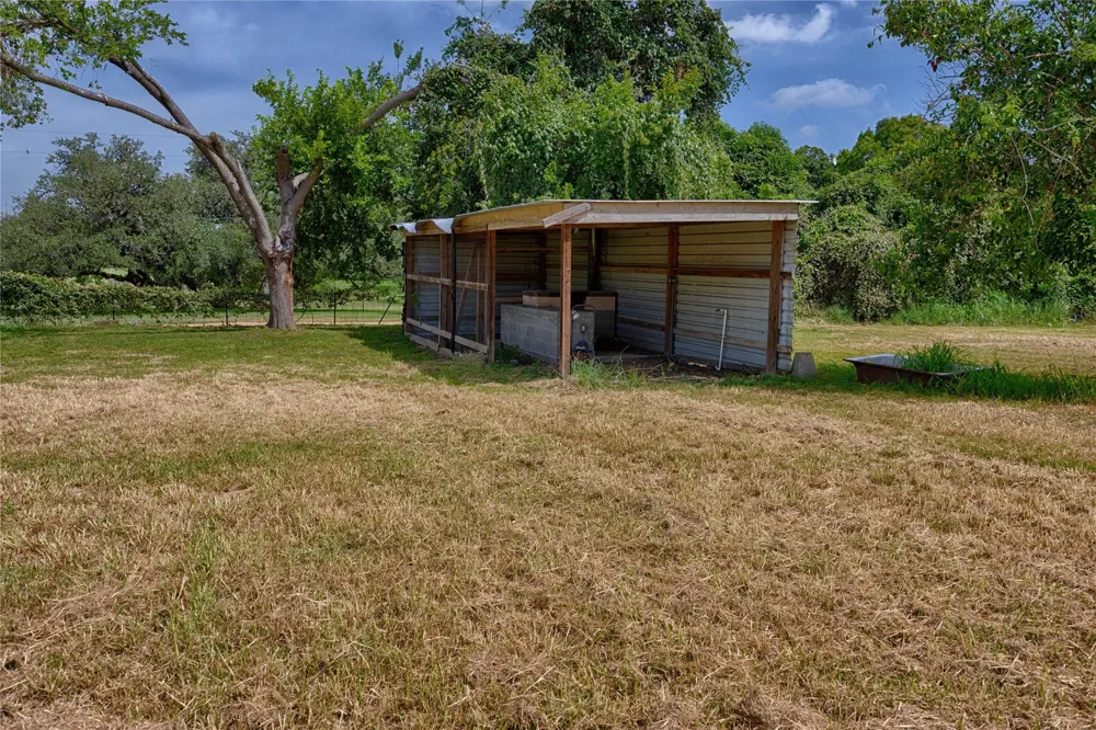 113 Thiele Drive Yoakum, TX 77995