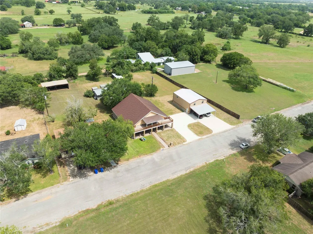 113 Thiele Drive Yoakum, TX 77995