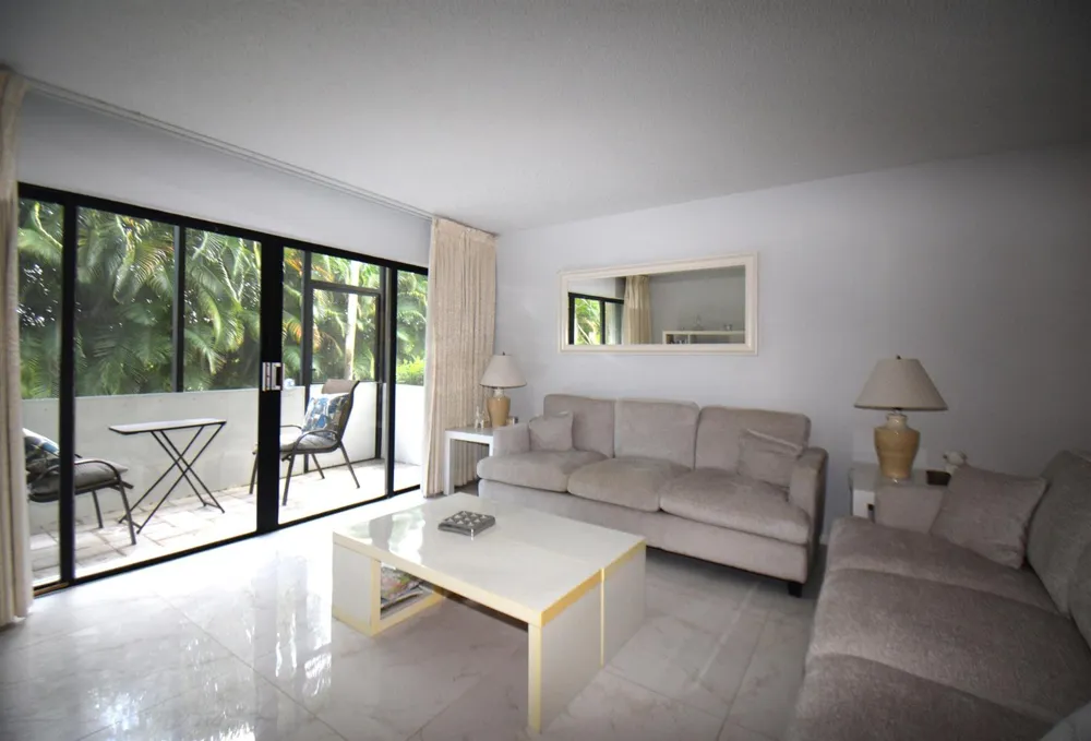 2550 PRESIDENTIAL WAY #106 West Palm Beach, FL 33401