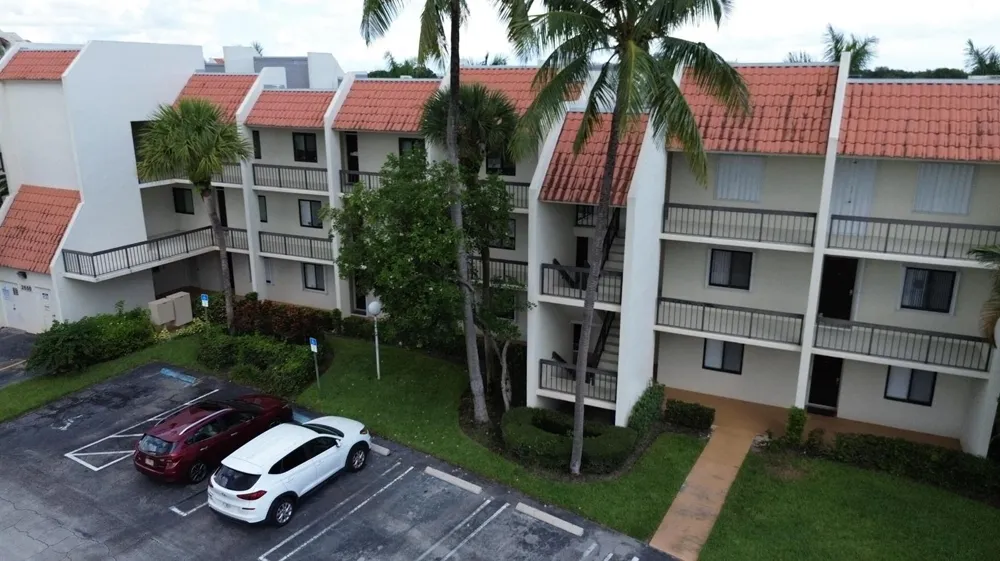 2550 PRESIDENTIAL WAY #106 West Palm Beach, FL 33401