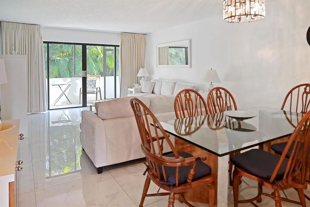2550 PRESIDENTIAL WAY #106 West Palm Beach, FL 33401