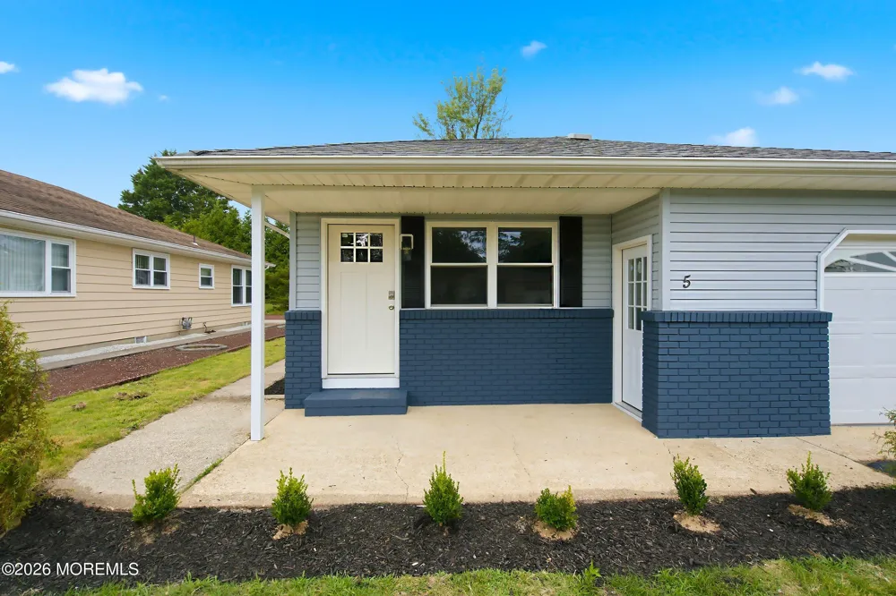 5 Le Lamentin Drive Toms River, NJ 08757
