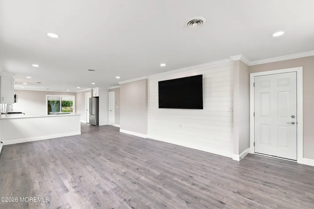 5 Le Lamentin Drive Toms River, NJ 08757