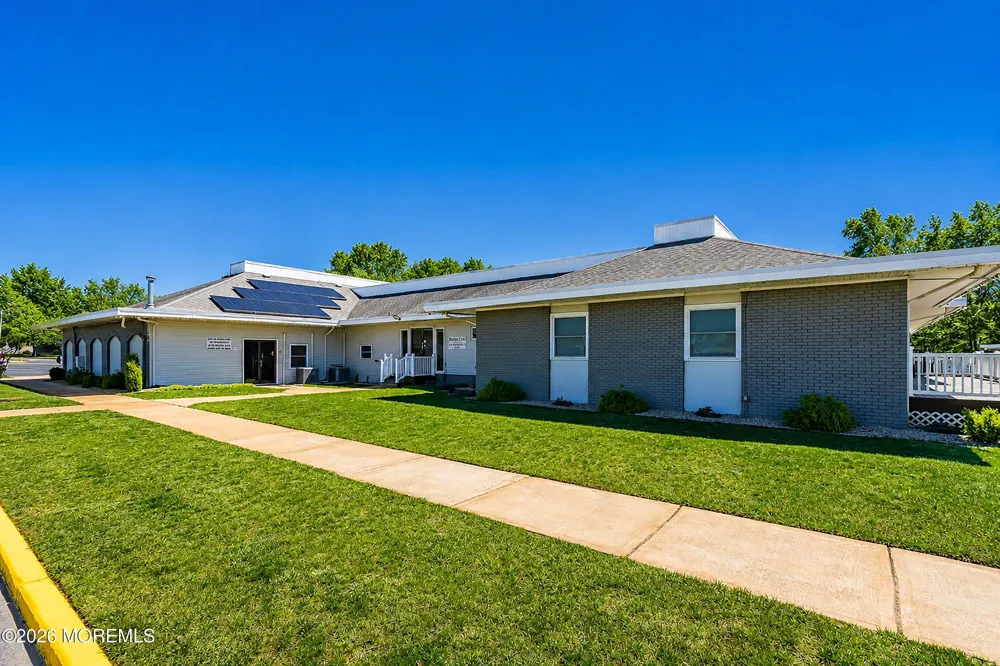 5 Le Lamentin Drive Toms River, NJ 08757