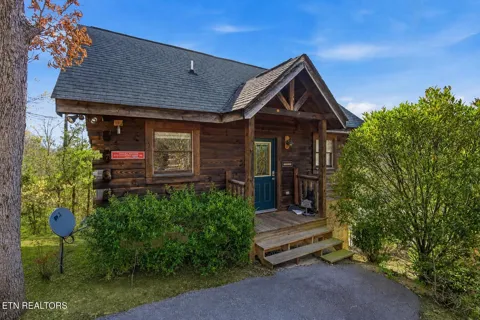 570 Country Oaks Drive