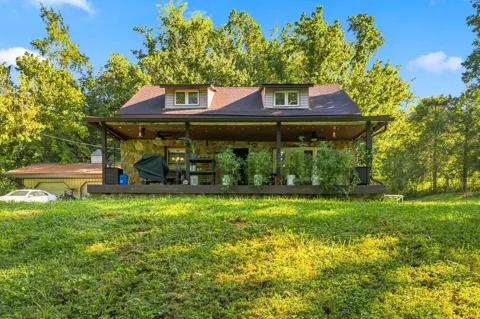 799 Gossett Rd