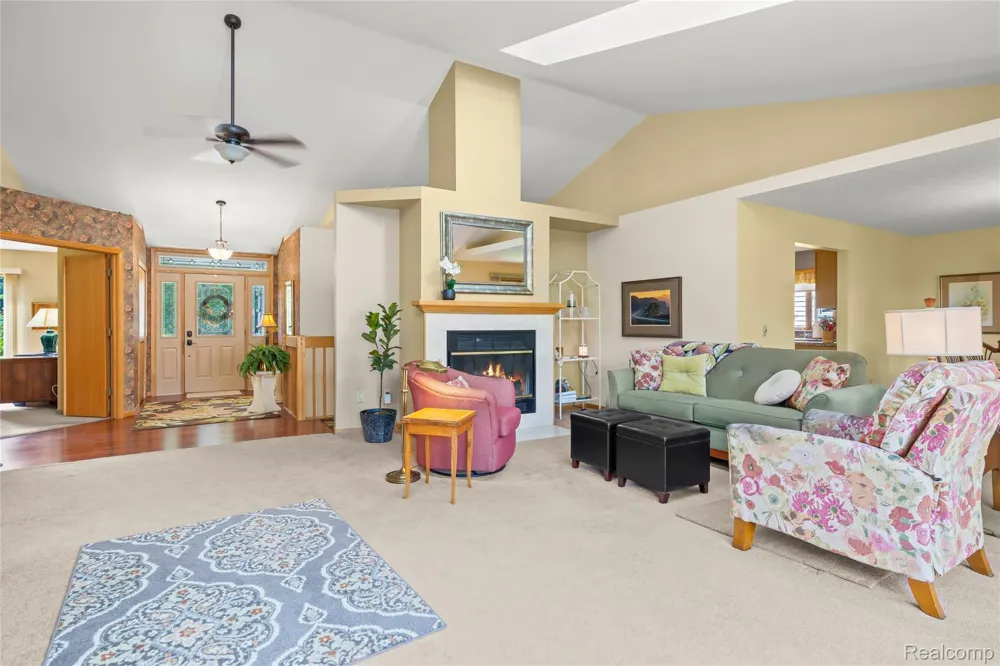 2050 Shire Court Commerce Charter Township, MI 48382