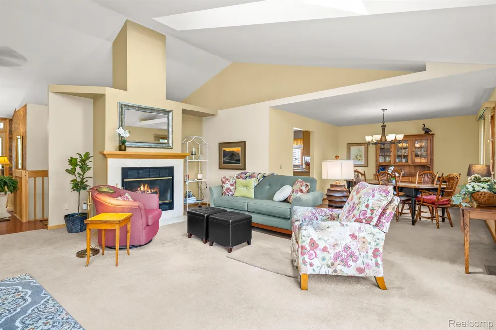 2050 Shire Court Commerce Charter Township, MI 48382