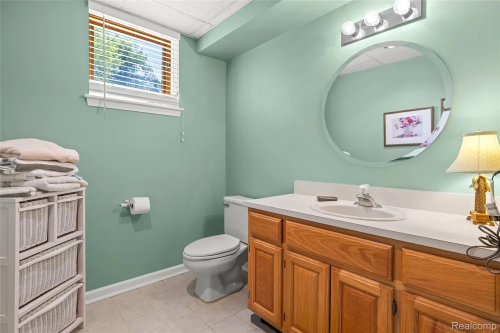 2050 Shire Court Commerce Charter Township, MI 48382