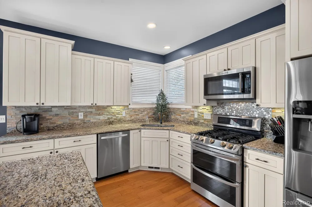 4755 S Quarry Creek White Lake Charter Township, MI 48383