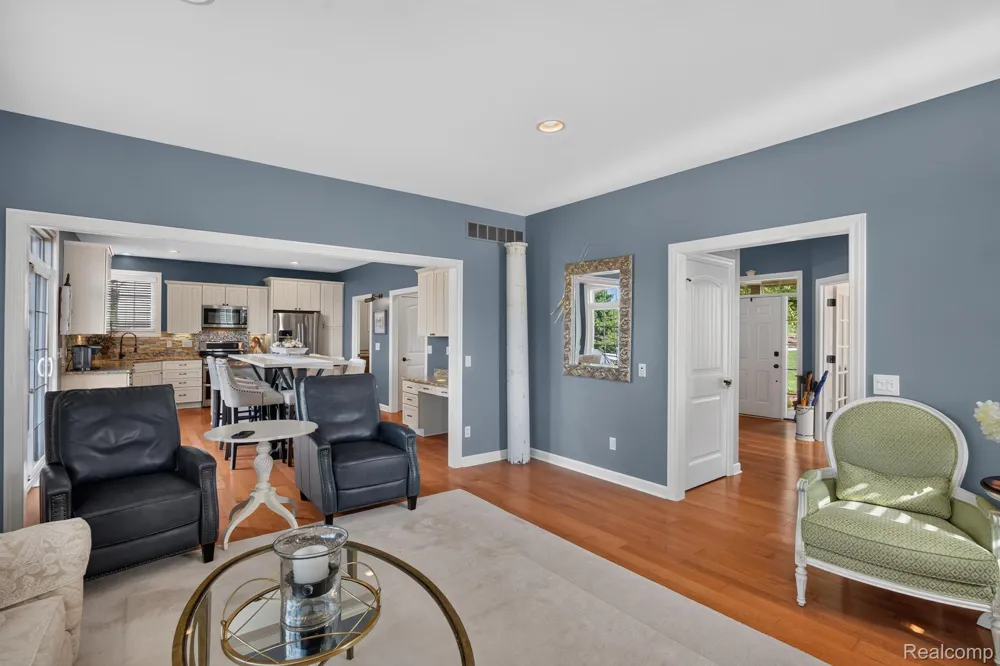 4755 S Quarry Creek White Lake Charter Township, MI 48383