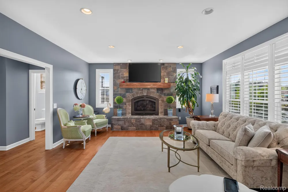 4755 S Quarry Creek White Lake Charter Township, MI 48383