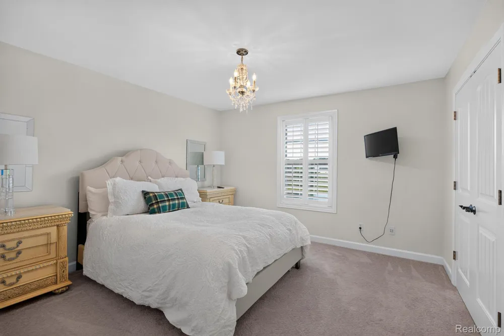 4755 S Quarry Creek White Lake Charter Township, MI 48383