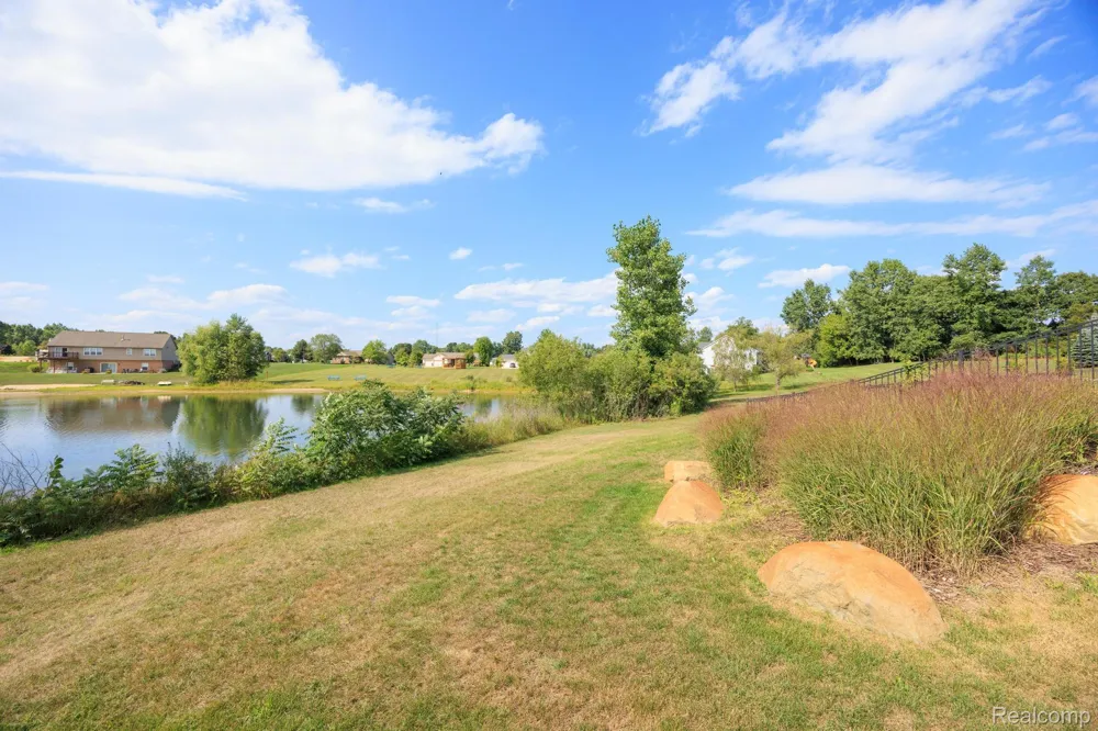 4755 S Quarry Creek White Lake Charter Township, MI 48383