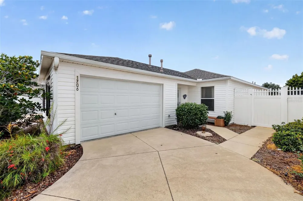 1706 FLEMINGS PLACE The Villages, FL 32162