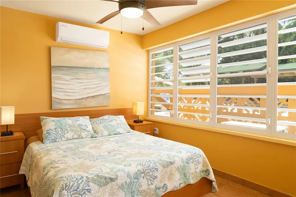 279-281 BRAVOS DE BOSTON Vieques, PR 00765
