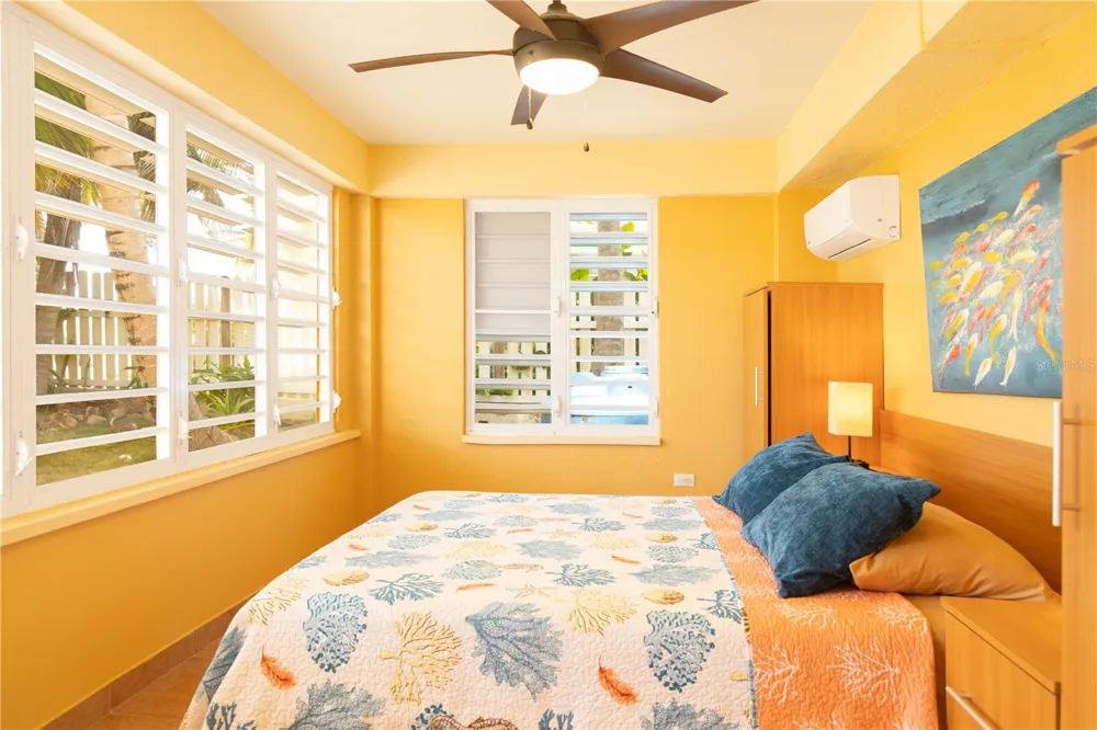 279-281 BRAVOS DE BOSTON Vieques, PR 00765