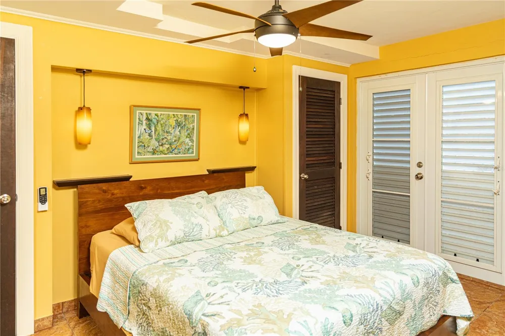 279-281 BRAVOS DE BOSTON Vieques, PR 00765