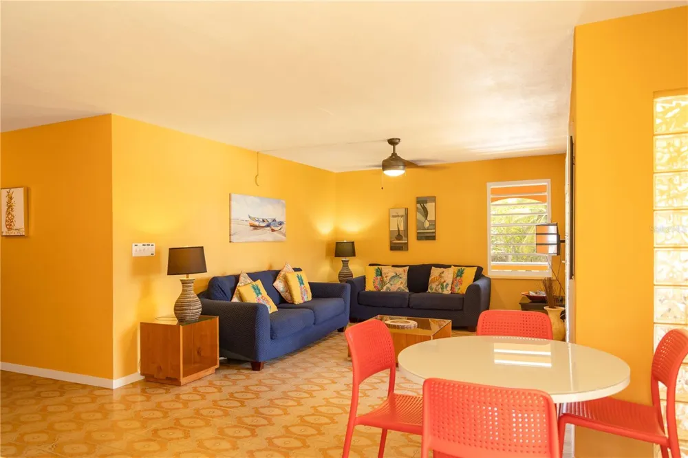 279-281 BRAVOS DE BOSTON Vieques, PR 00765