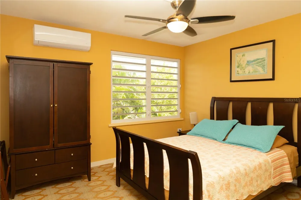 279-281 BRAVOS DE BOSTON Vieques, PR 00765