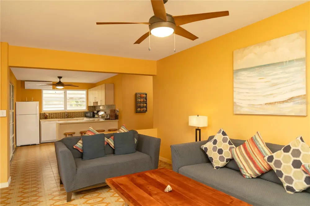 279-281 BRAVOS DE BOSTON Vieques, PR 00765