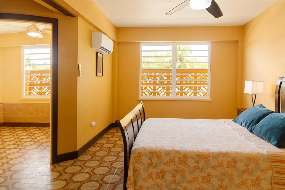 279-281 BRAVOS DE BOSTON Vieques, PR 00765