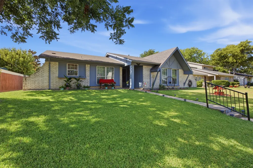 1822 Caldwell Drive Garland, TX 75041